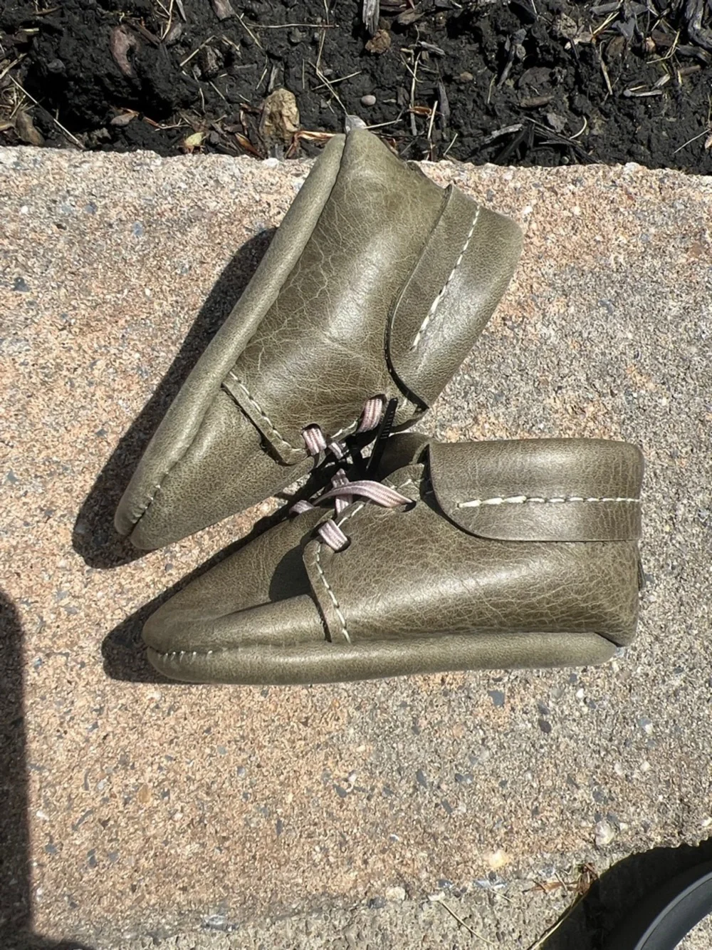 Freshly Picked Moccasins Infant Boys size 1 Leather Oxford